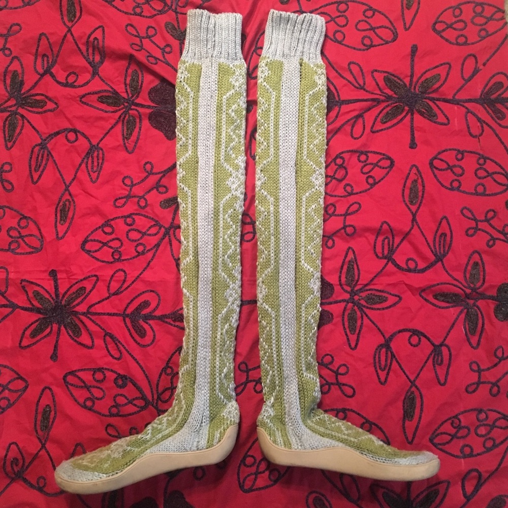 Over-the-knee knit sweater boots Gypsyz 6 runs big